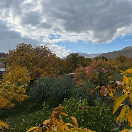 Zove Rural Cottage With Garden Views K'arashamb 외부 사진
