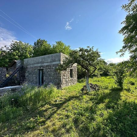 Zove Rural Cottage With Garden Views K'arashamb 외부 사진