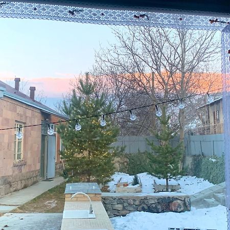 Zove Rural Cottage With Garden Views K'arashamb 외부 사진