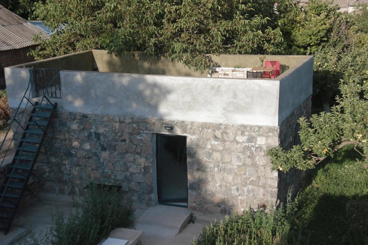 Zove Rural Cottage With Garden Views K'arashamb 외부 사진