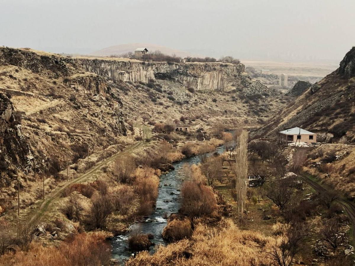 Zove Rural Cottage With Garden Views K'arashamb 외부 사진