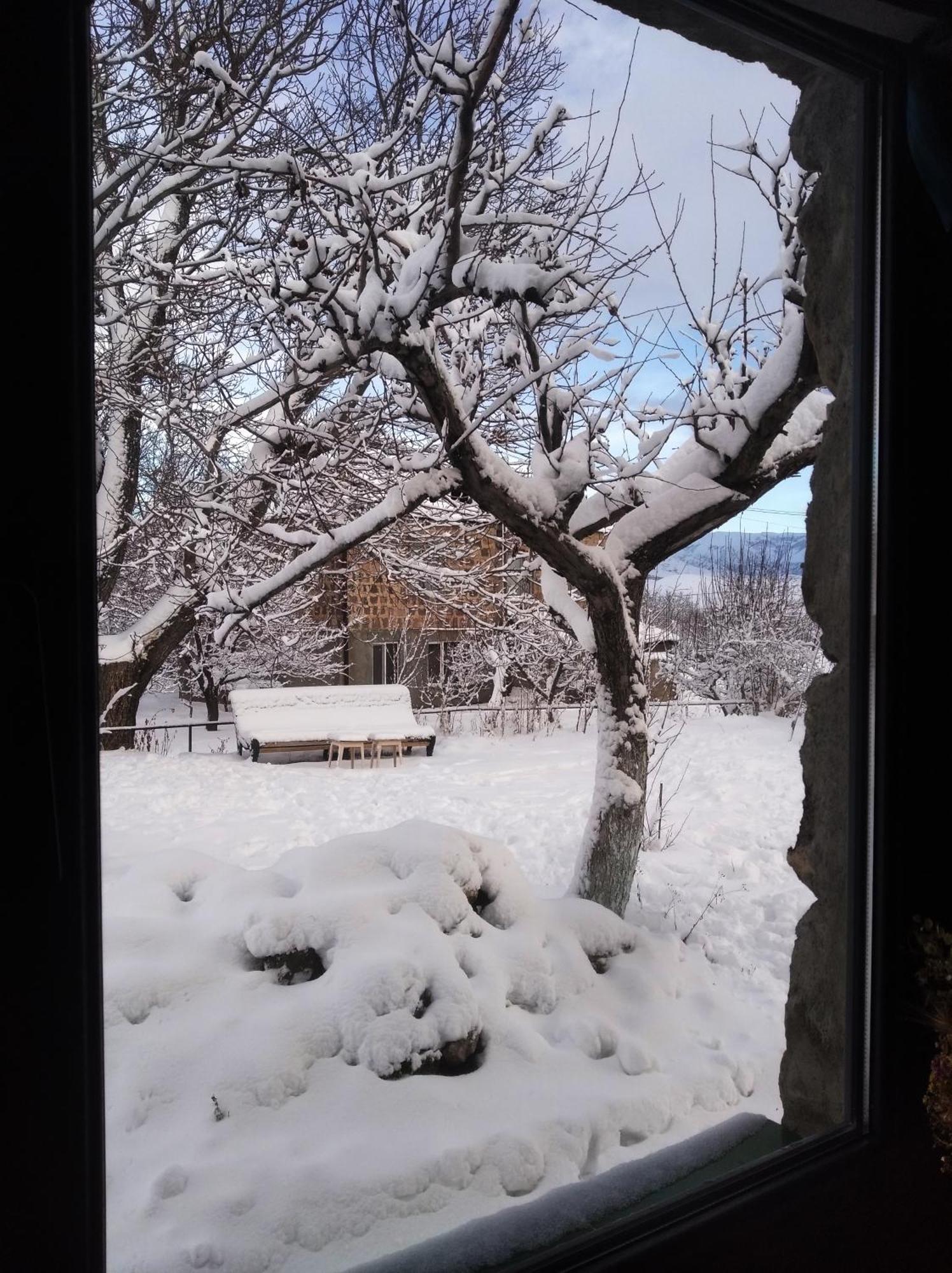 Zove Rural Cottage With Garden Views K'arashamb 외부 사진
