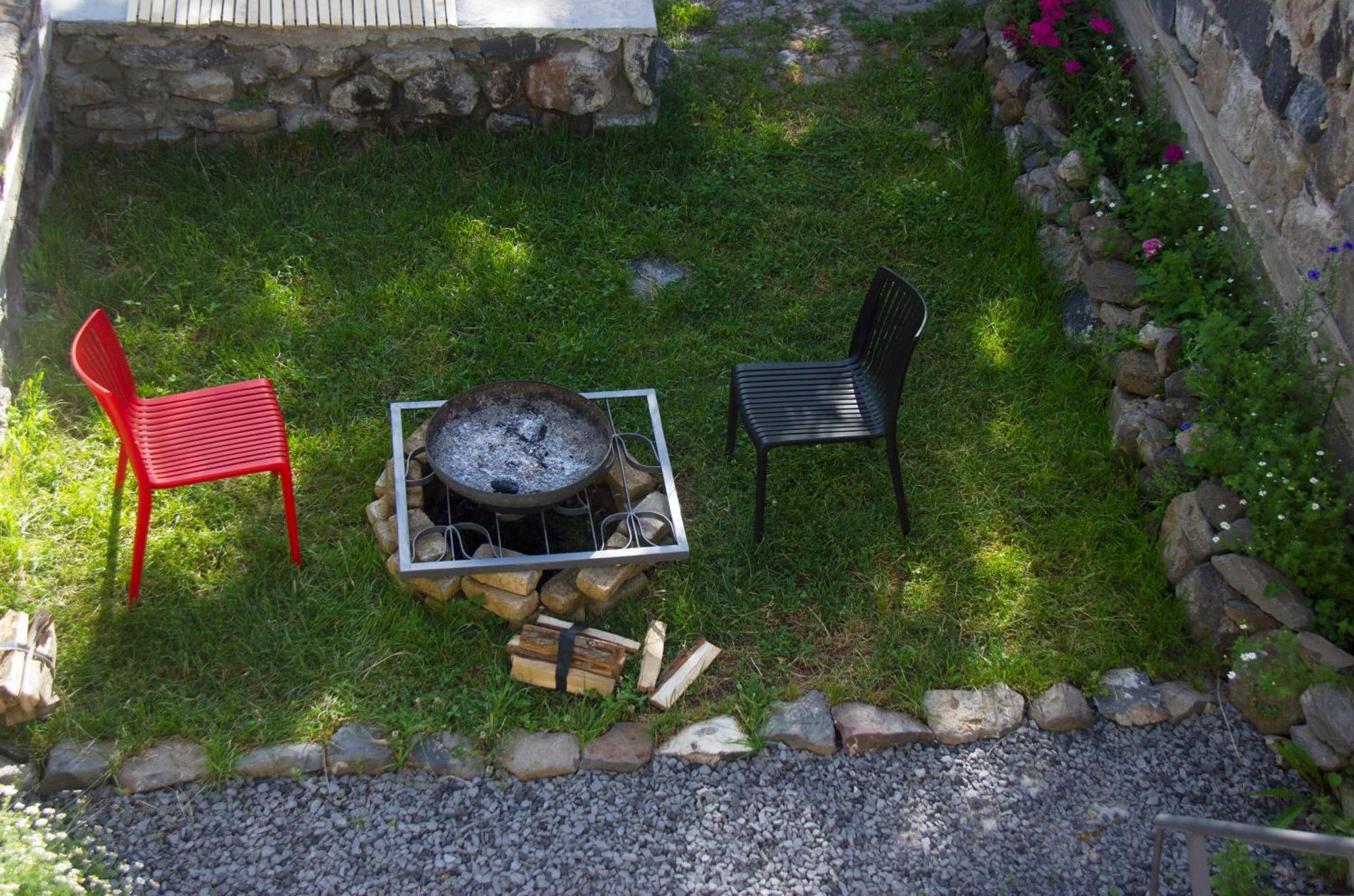 Zove Rural Cottage With Garden Views K'arashamb 외부 사진