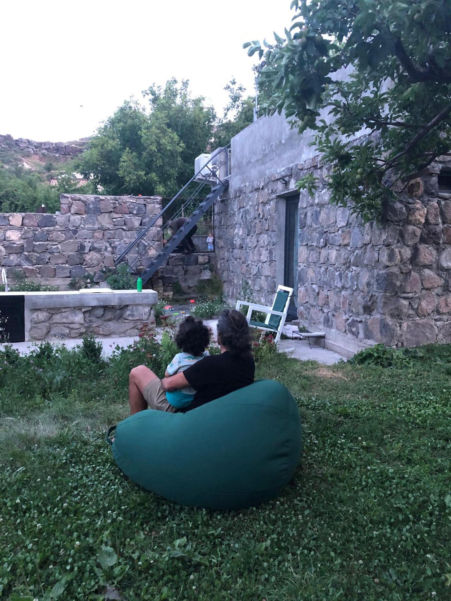 Zove Rural Cottage With Garden Views K'arashamb 외부 사진