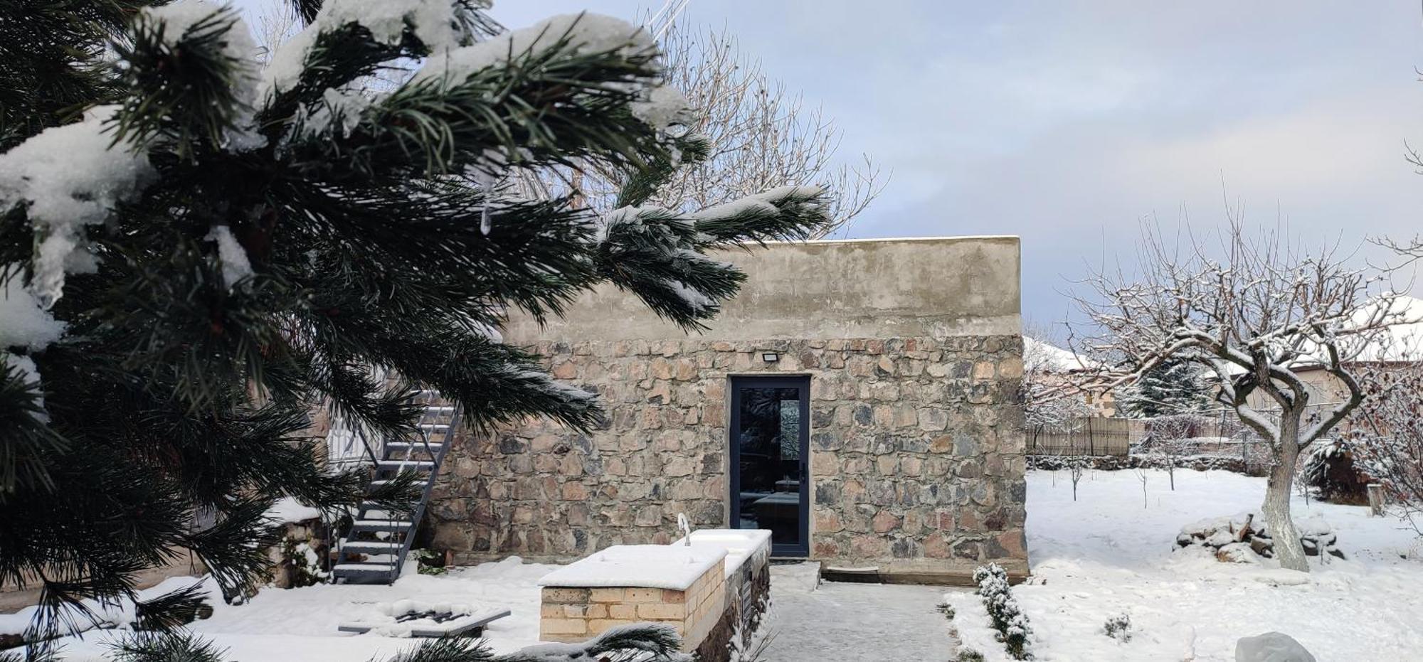 Zove Rural Cottage With Garden Views K'arashamb 외부 사진
