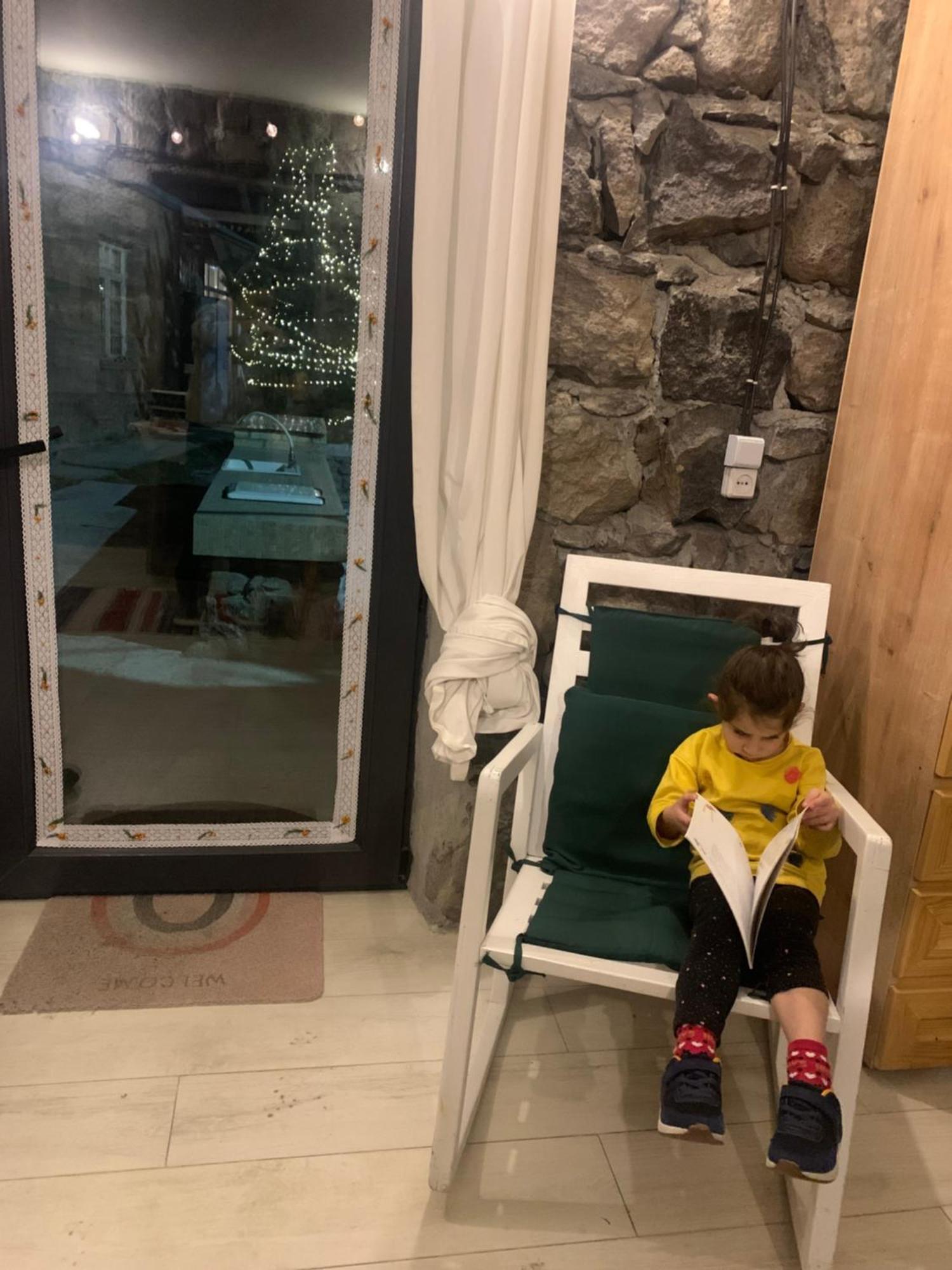 Zove Rural Cottage With Garden Views K'arashamb 외부 사진